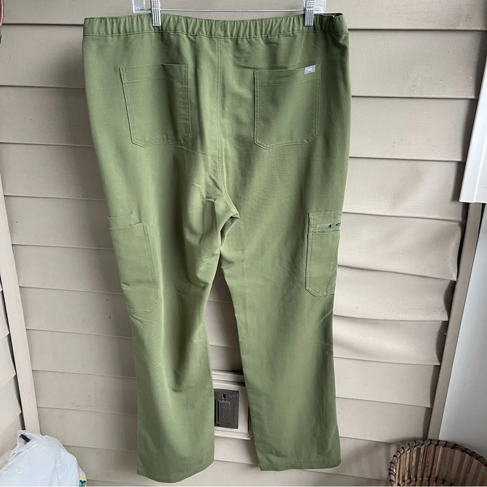 FIGS Technical‎ Collection Cairo Pants Cargo TM3001 #2043 Size XL Green Adult